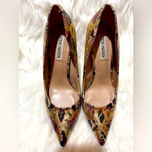 Steve Madden Gold and Black Snakeskin Women's Heels